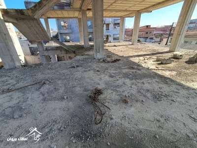 خرید  زمین با بنای نیمه کاره 300 متری در محمودآباد