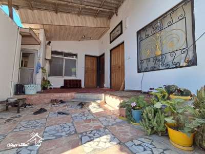 خرید  زمین با بنای نیمه کاره 300 متری در محمودآباد