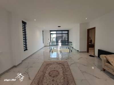 خرید ویلا تریپلکس 280 متری در محمودآباد