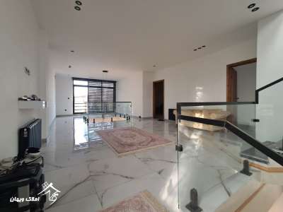 خرید ویلا تریپلکس 280 متری در محمودآباد