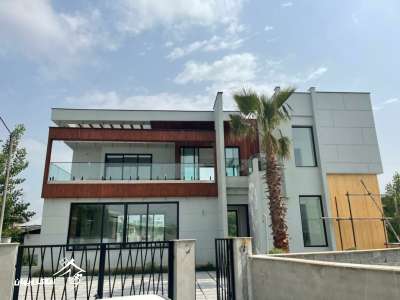 خرید ویلا دوبلکس استخردار در محمودآباد 1000 متر